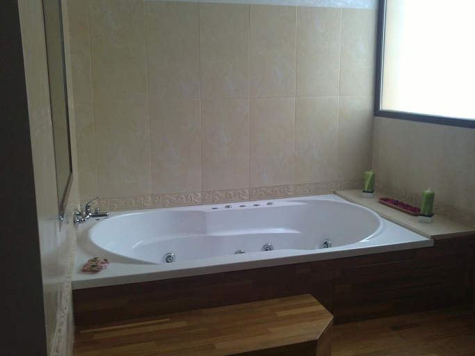 Bathroom 5, Hotel Gardu, Albacete