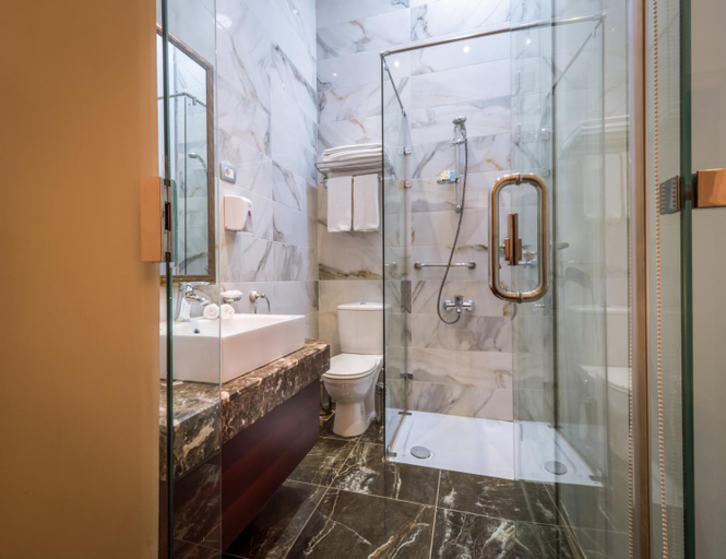 Bathroom 9