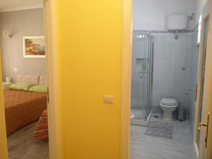 Others 2, Julia B&B, Crotone