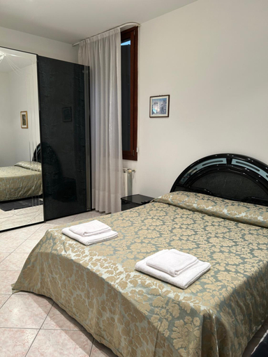 Others 5, CA, BOTTE, Venezia