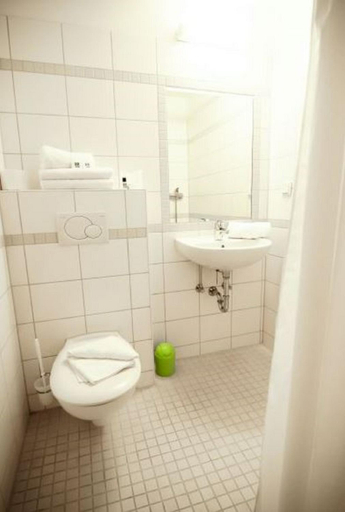 Bathroom 5, Petul Hotel An der Zeche, Essen