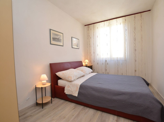 Bedroom 2, Airy and Comfortable Apartment With Loggia, Rovinj