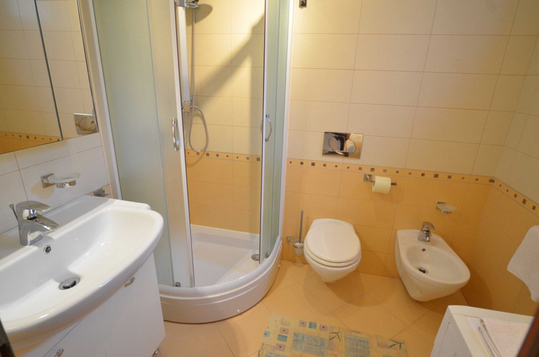 Bathroom 4, Coastal Breeze Apartment in Rovinj, Rovinj