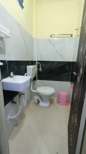 Bathroom 5, Vishnu Guest Inn, Nellore