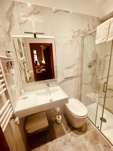 Bathroom 4, Hotel Fontana, Venezia