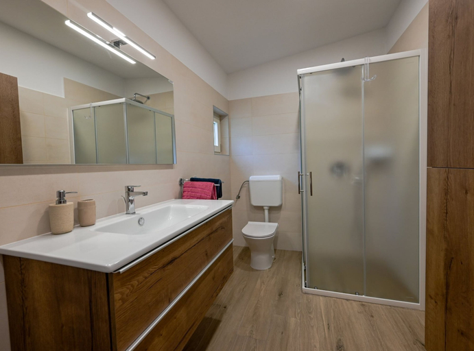Bathroom 3, Rovinj Countryside Escape Holiday Home, Rovinj
