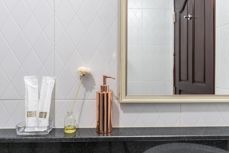 Bathroom 2, Cozytel, Muang Chiang Mai