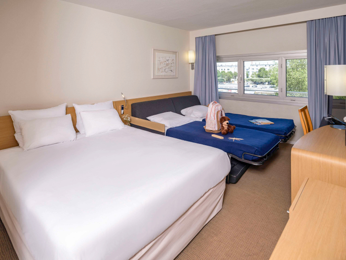 Bedroom 2, Novotel Nantes Centre Gare, Loire-Atlantique