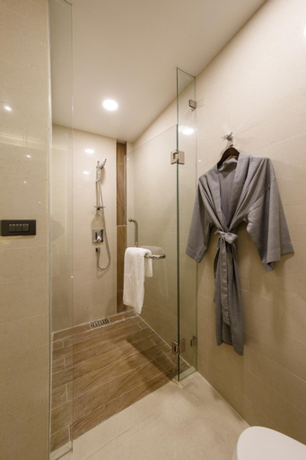 Bathroom 8