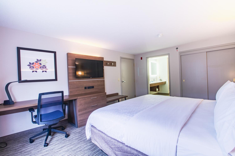 Bedroom 12