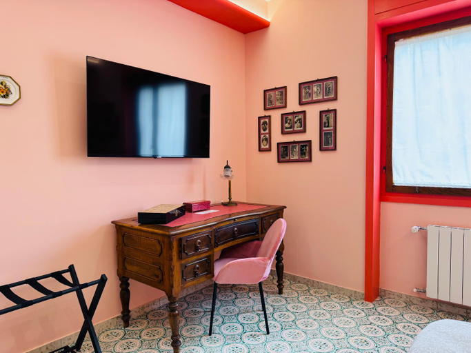 Others 5, YourHome - Maison Nicole & Marie, Napoli