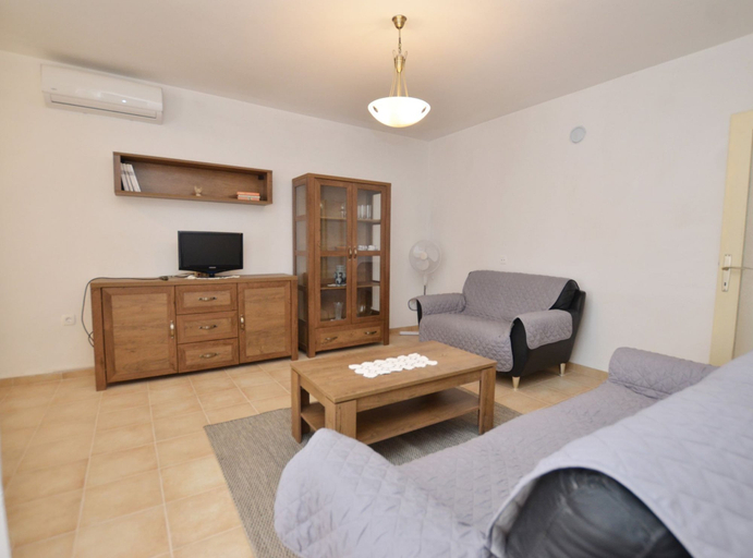 Others 5, Airy and Comfortable Apartment With Loggia, Rovinj