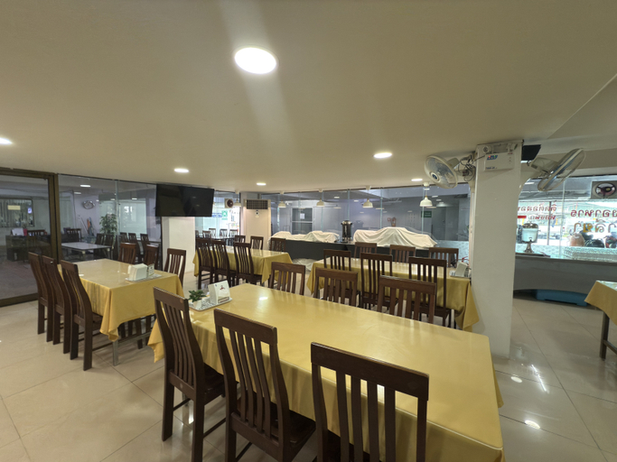 Food & Drinks 3, Regent Ngamwongwan Hotel, Muang Nonthaburi