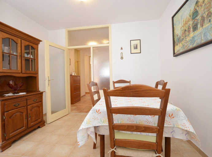 Others 4, Airy and Comfortable Apartment With Loggia, Rovinj