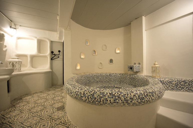 Bathroom 9