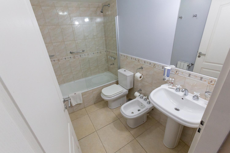 Bathroom 4, Apart Hotel Rivadavia 815, Confluencia