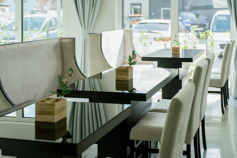 Food & Drinks 4, Lamede SELF CHECK-IN, Wiener Neustadt