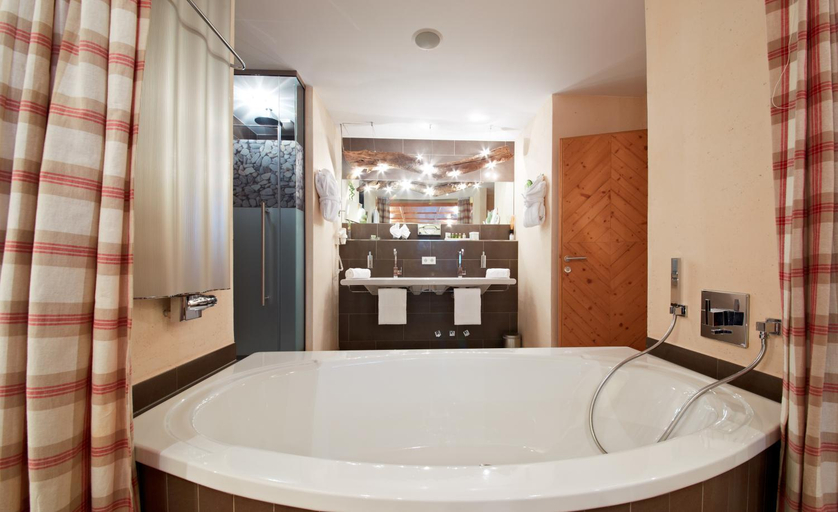 Bathroom 5