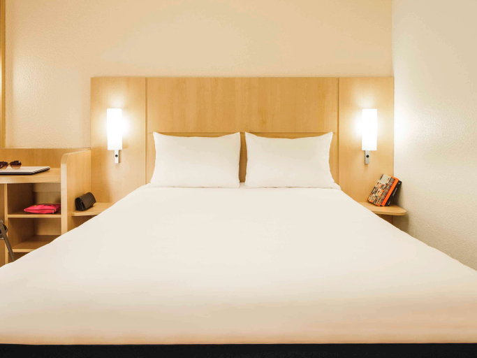 Bedroom 3, ibis Versailles Château, Yvelines