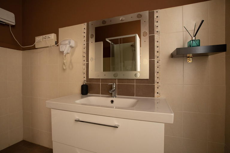 Bathroom 11