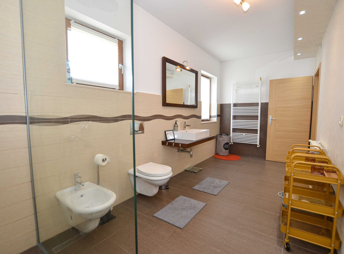 Bathroom 3, Sophisticated and Chic Villa With Pool, Kanfanar