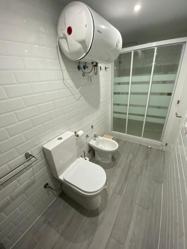 Bathroom 2, Duplex acogedor y comodo, Madrid