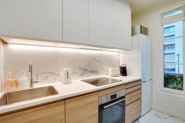 Others 3, Cosy Flat, Hauts-de-Seine