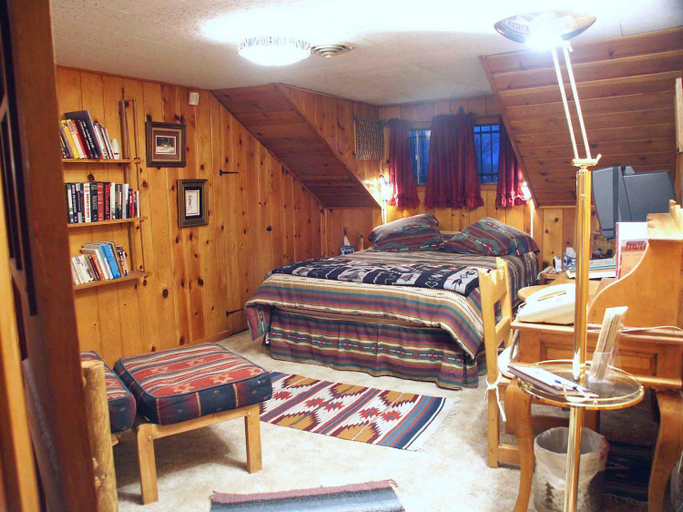 Others 3, Inn at Halona, McKinley