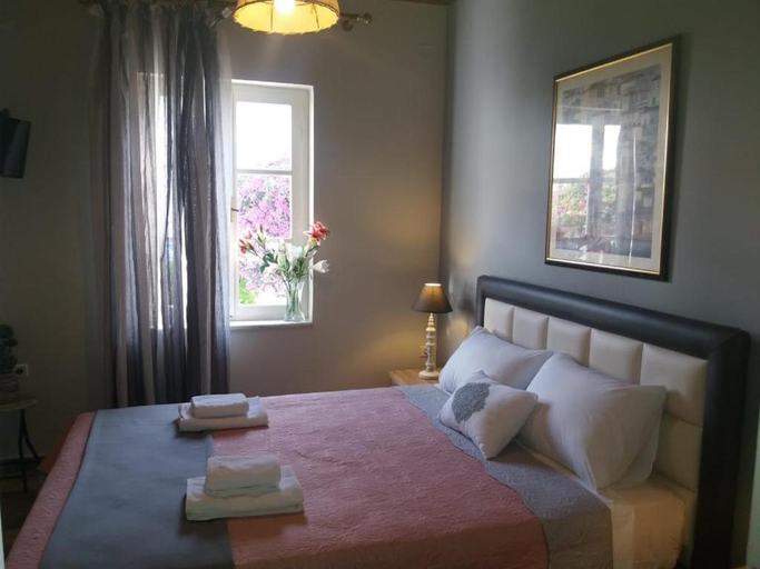 Bedroom 2, Perakis Apartments, Attica