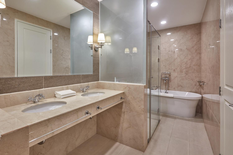 Bathroom 17