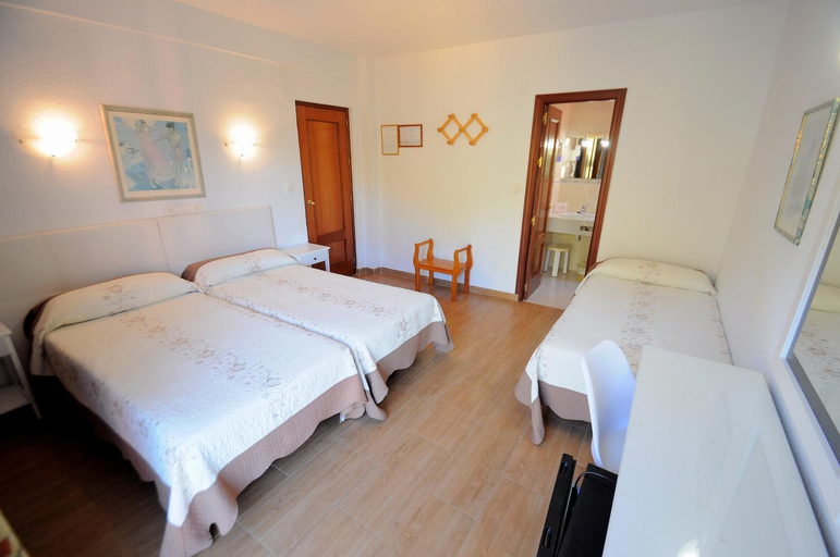 Bedroom 3, Hotel Goya, Granada