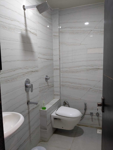 Bathroom, Hotel Dhruvnanda Palace Khategaon, Dewas