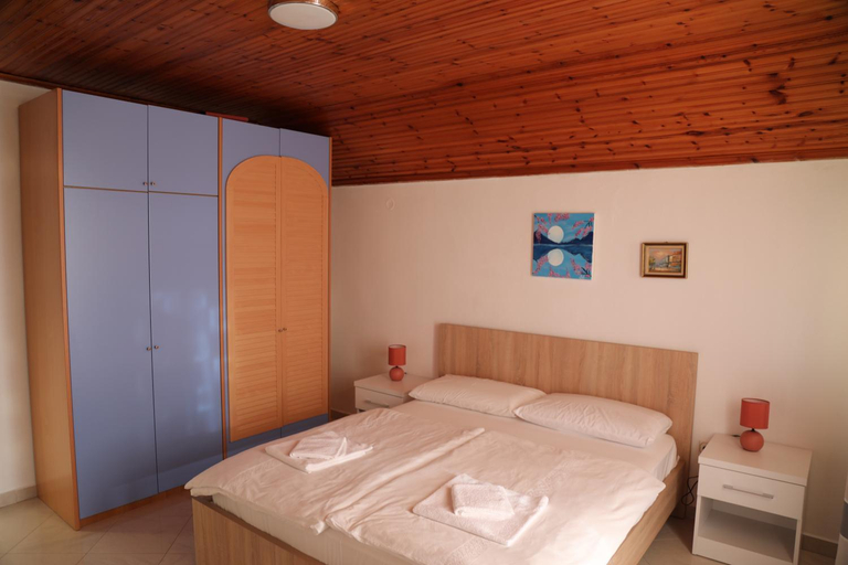 Others 4, Villa Duka, Krujës