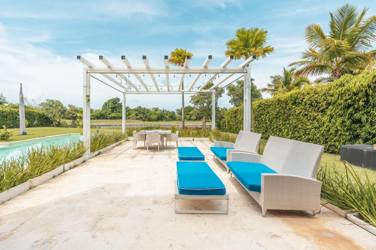 Others 4, Luxury lakefront vacation paradise!, Salvaleon de Higuey