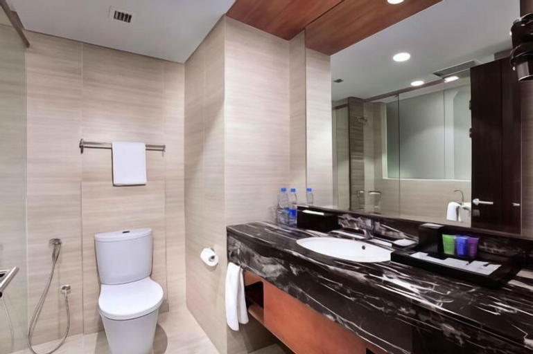 Bathroom 28