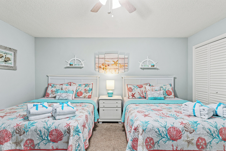 Bedroom 3, Beachfront Bliss! 2BR 2BA Stunning Views! Sleeps 8! Beach Chair Service!, Bay