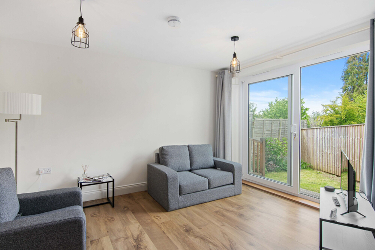 Others 5, Hawthorn - Oxford, Oxfordshire