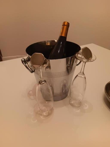 Food & Drinks 4, The Luxury White Suite, Hainaut