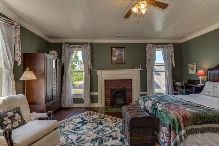 Bedroom 2, Carrier Houses Bed and Breakfast, Rutherford