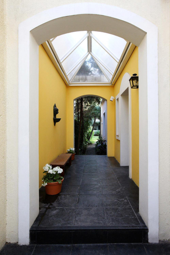 Others 4, Lo de Costa B&B, Vicente López