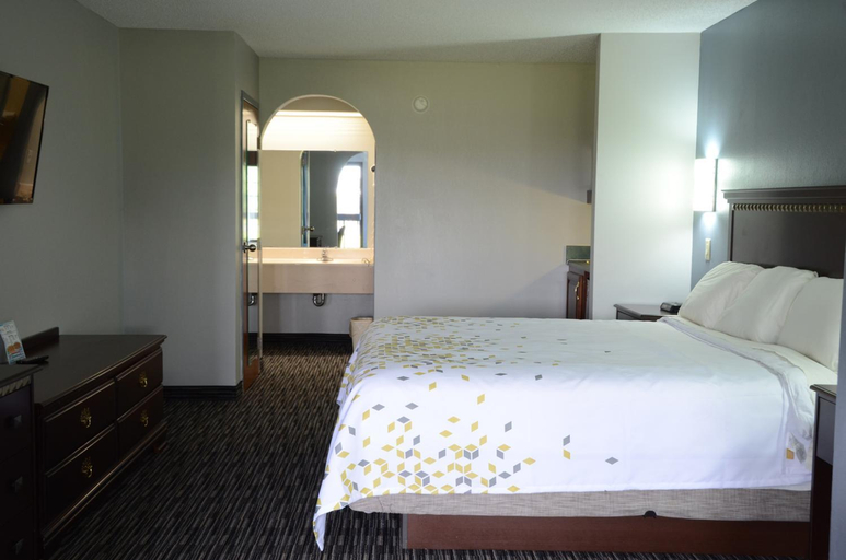Bedroom 3, Gateway Inn and Suites Clarksville, Montgomery