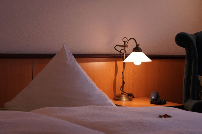 Bedroom, Wirtshaus & Pension "Zum Hammer", Bautzen
