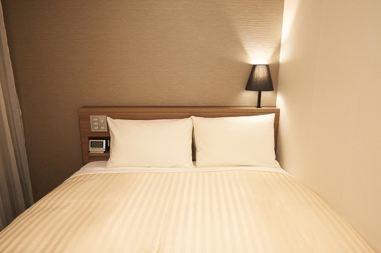 Bedroom 13