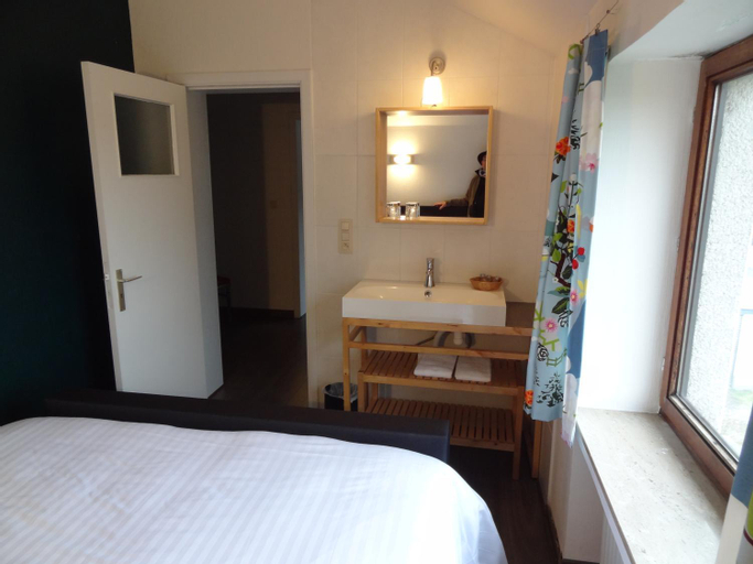 Bedroom 2, Guesthouse Les Tilleuls, Hainaut