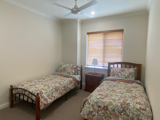 Bedroom 2, City Beach house, Mandurah