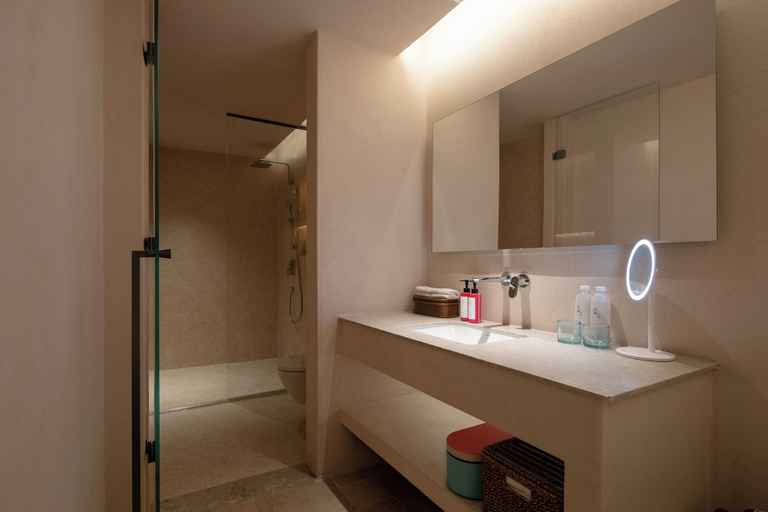 Bathroom 5, Dali Shuanglang Luna Seaview Hotel, Dali Bai