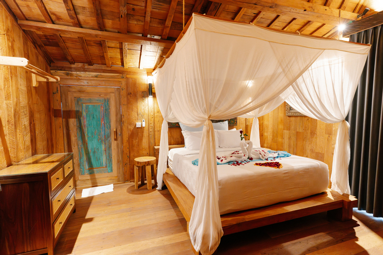 Seseh Tranquil 1BR Private Pool Villa Near Beach, Badung