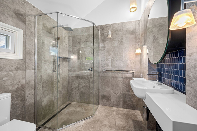 Bathroom 4, Yallungah Boutique Hotel by Travellers, Orange
