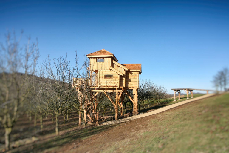 Exterior 3