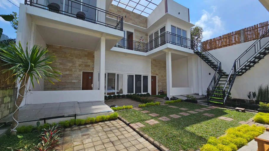 Others 3, cahaya satu guest house, Malang